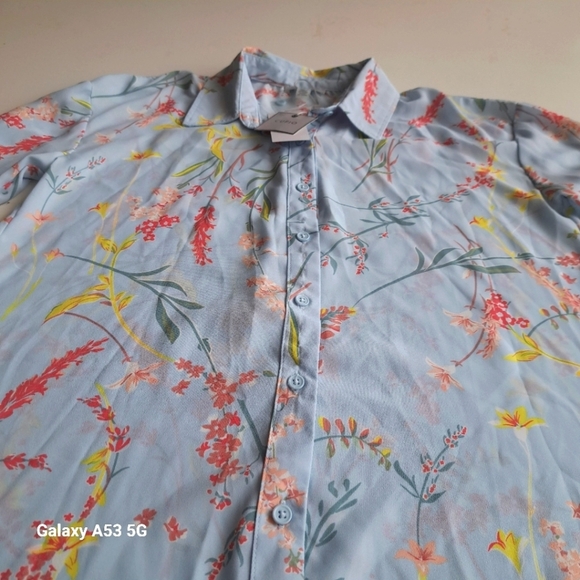 CUPIO light blue floral blouse with 3/4 sleeve‎ size M - Picture 9 of 11